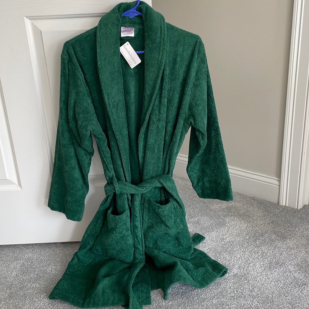 Bathrobe woman’s green terrycloth